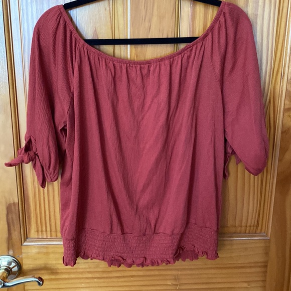 Almost famous off the shoulder top - Picture 3 of 4